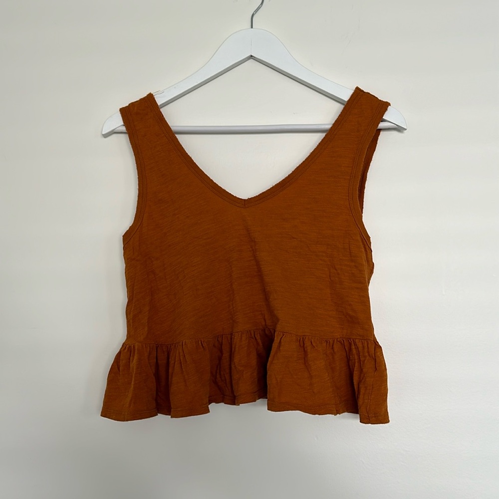 Summer top with ruffle detail